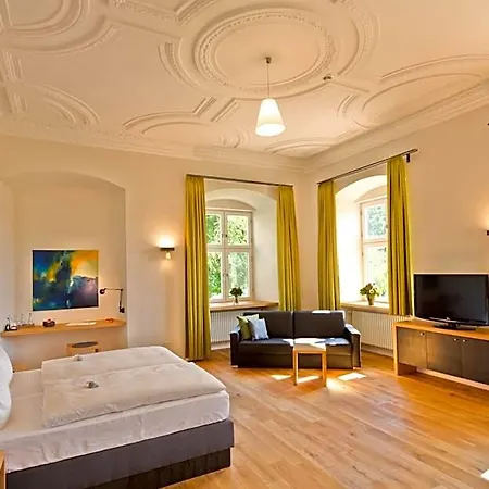 Kloster Holzen 3* 알만쇼펜