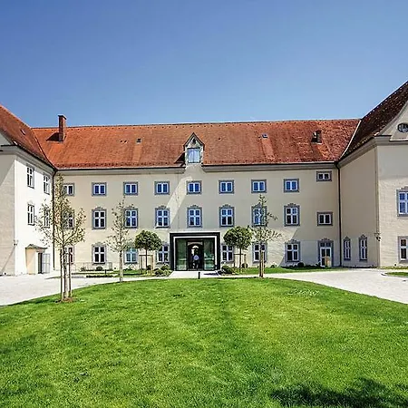 호텔 Kloster Holzen 3*