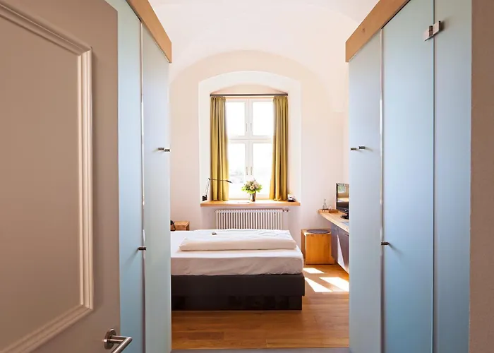 Otel Kloster Holzen 3*